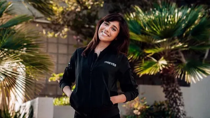 Bilingual Twitch Streamer Neekolul Joins 100 Thieves' Talent Roster – The  Hollywood Reporter